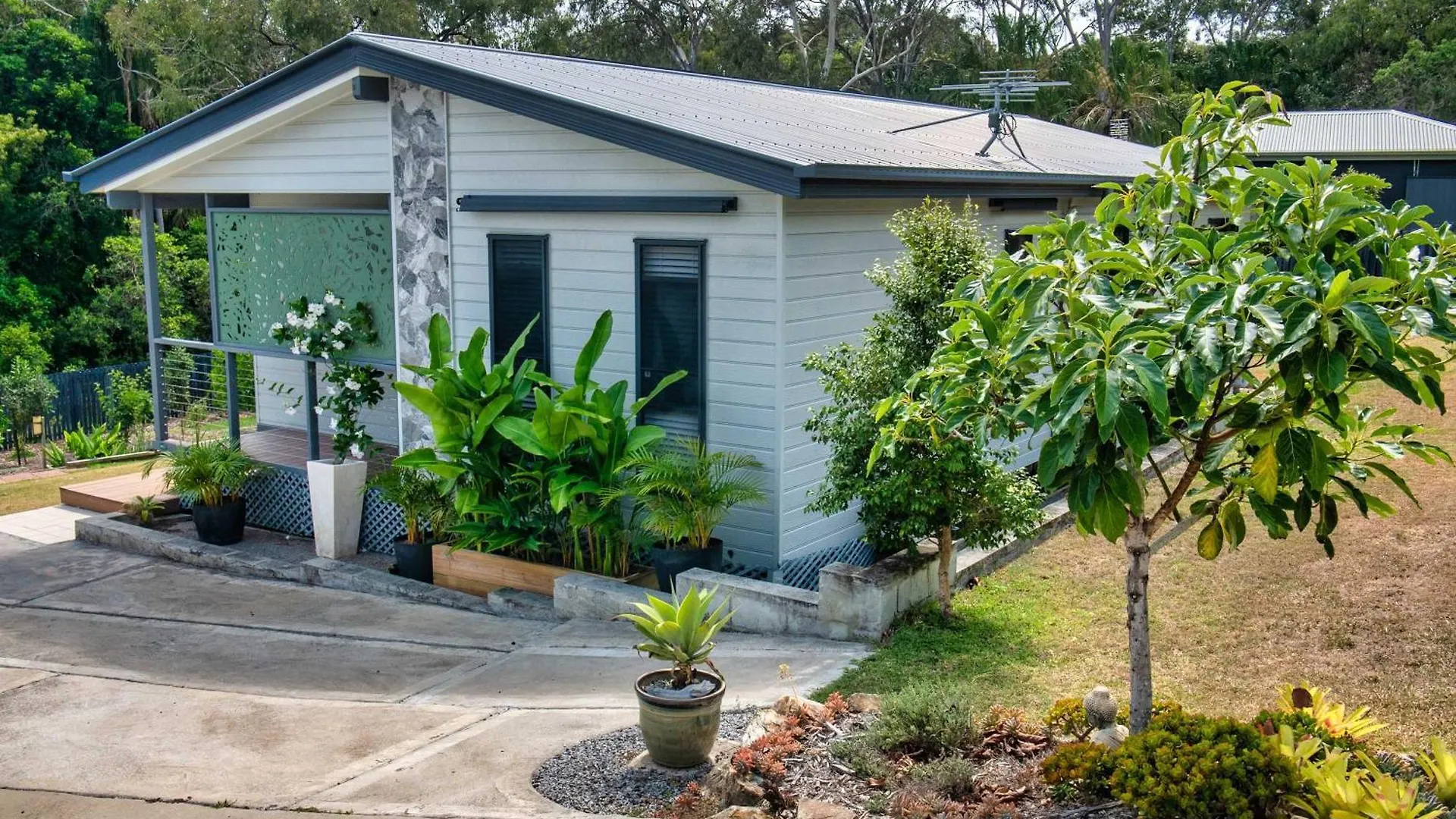 Beach Break - Modern, Coastal Pet-Friendly Getaway In Sunny Agnes Water Holiday home