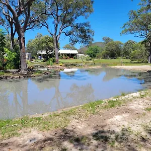  Holiday home Sunnys Piece Of Paradise